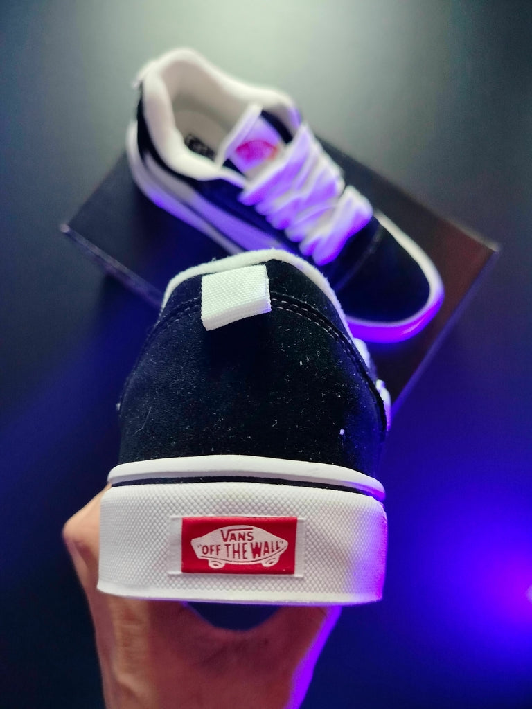 VANS KNU BRANCO/PRETO