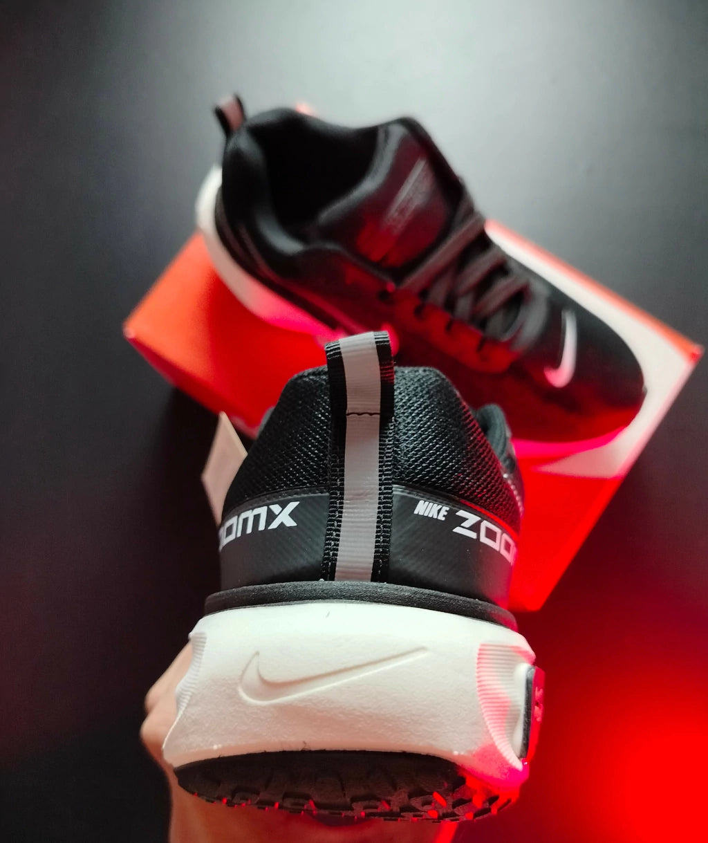 NIKE INVENCIBLE RUN 3 PRETO/BRANCO