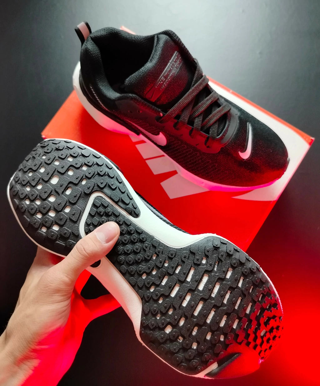 NIKE INVENCIBLE RUN 3 PRETO/BRANCO