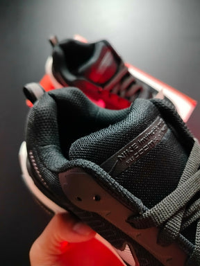 NIKE INVENCIBLE RUN 3 PRETO/BRANCO