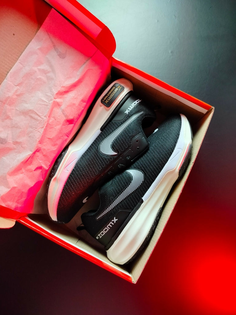 NIKE INVENCIBLE RUN 3 PRETO/BRANCO